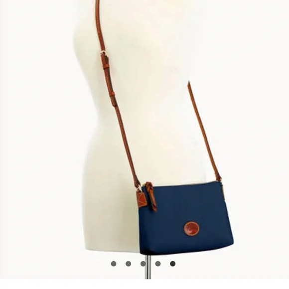 Dooney & Bourke Navy Nylon Crossbody Pouchette $148 Basic Minimalist Travel - Picture 9 of 11